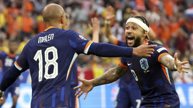 [VIDEO] Malen anotó un doblete y cerró victoria de Países Bajos sobre Rumania