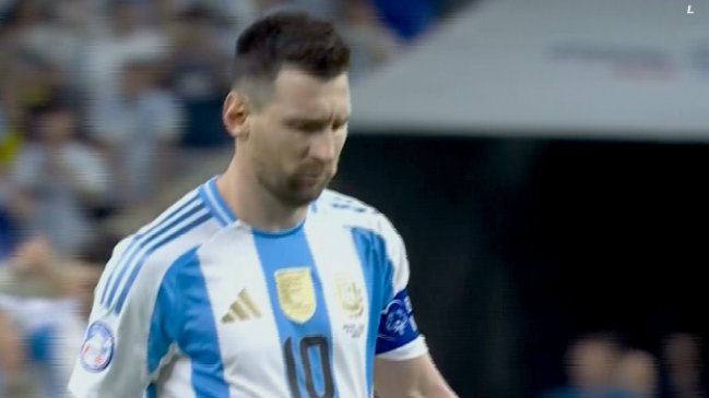 [VIDEO] Messi picó el disparo y desperdició su penal ante Ecuador