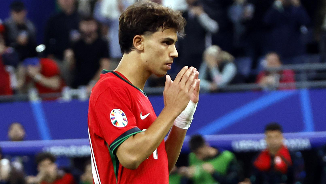 [VIDEO] Joao Félix erró un penal decisivo en la tanda entre Portugal y Francia por la Euro