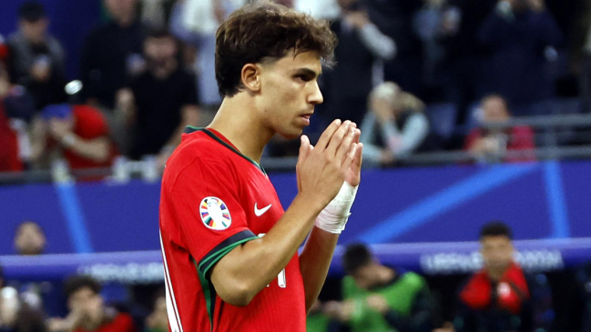 [VIDEO] Joao Félix erró un penal decisivo en la tanda entre Portugal y Francia por la Euro