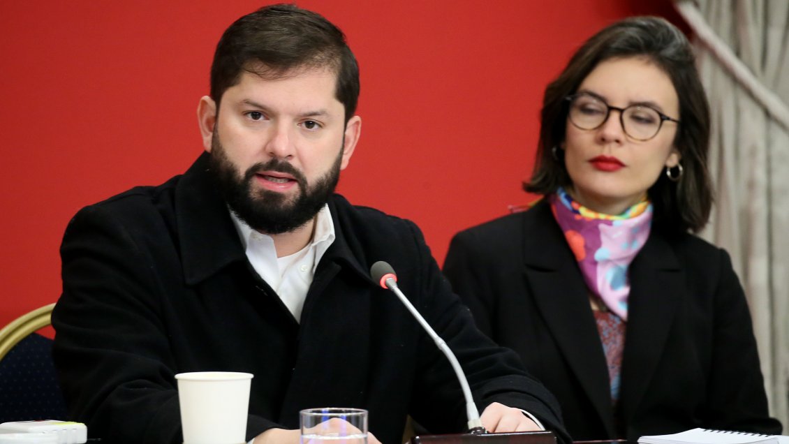 Presidente Boric admite ante su gabinete las 