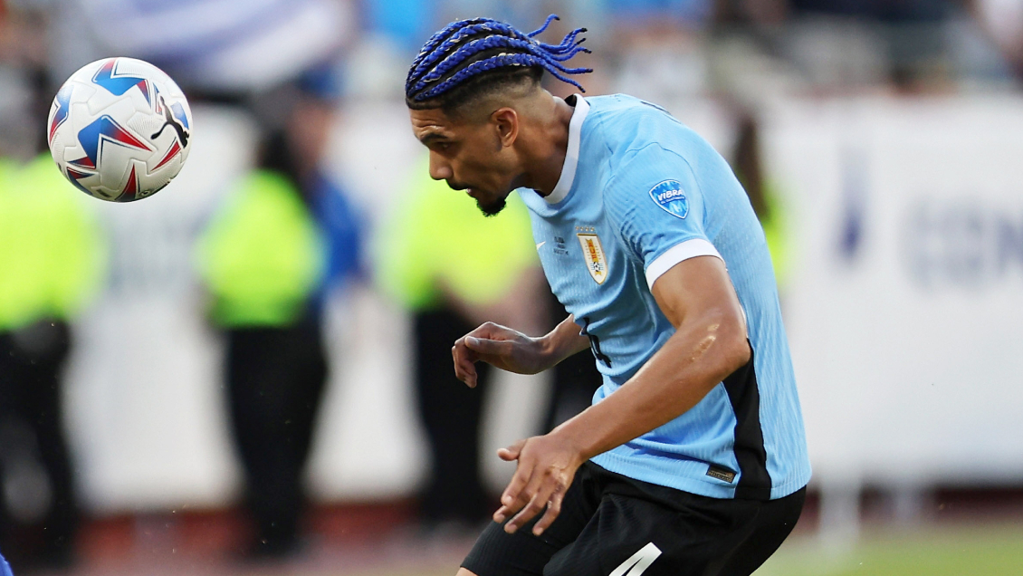 Bielsa confirmó baja de Ronald Araújo para semifinal contra Colombia