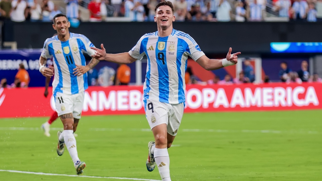Julián Álvarez celebró triunfo ante Canadá: 