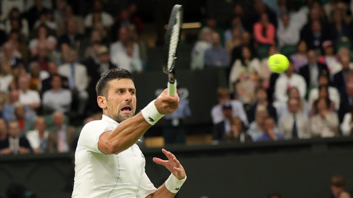 Djokovic avanzó a semifinales en Wimbledon sin jugar tras retiro de De Miñaur por lesión