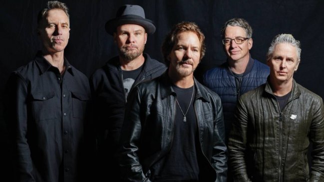 Eddie Vedder y otros miembros de Pearl Jam sufren serios problemas respiratorios