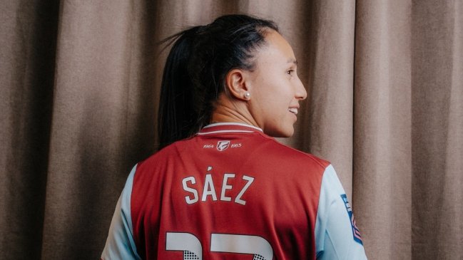 Camila Sáez hace historia y firma por club de la Premier inglesa