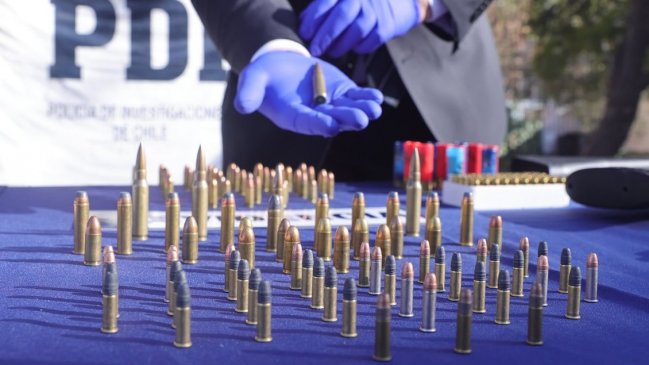 Operativo de la PDI terminó con 10 detenidos por delitos de drogas y armas