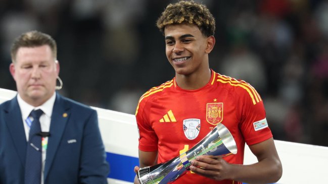 Lamine Yamal fue premiado como mejor jugador joven de la Euro 2024