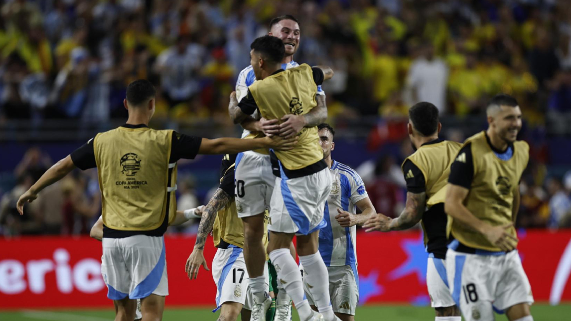 Milei ofreció el balcón de la Casa Rosada a la selección argentina tras el título