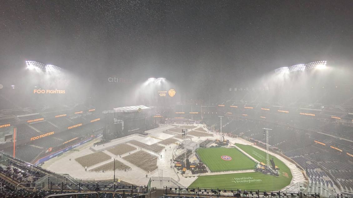 Foo Fighters tuvo que concluir concierto debido a fuerte tormenta en Nueva York
