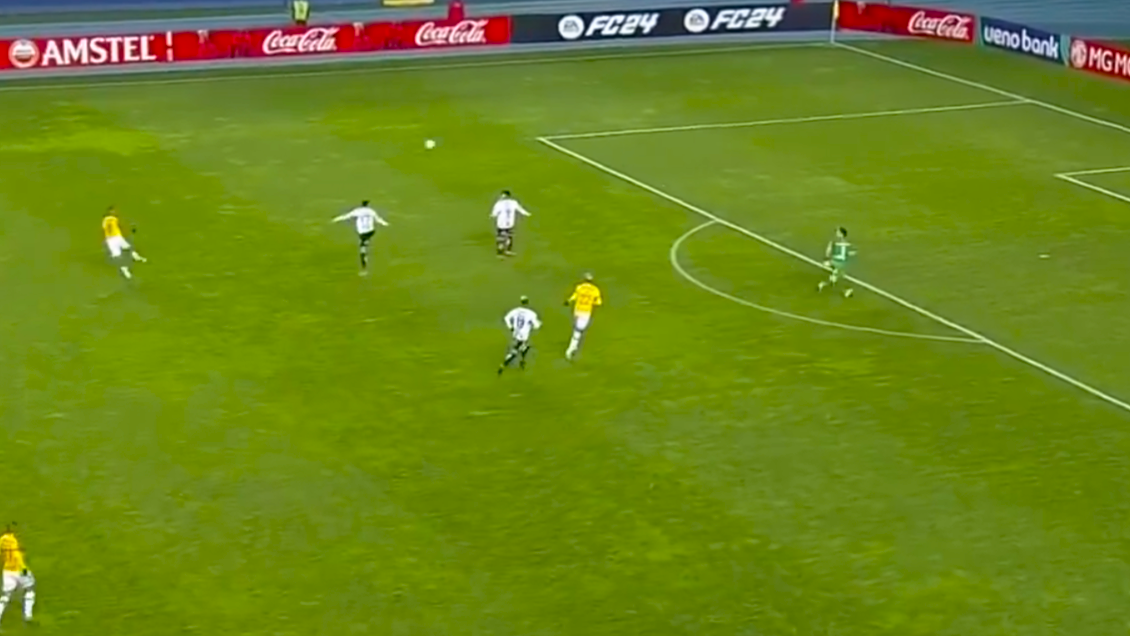 [VIDEO] Deyverson aprovechó grosero error de Palestino y lo empató para Cuiabá con un golazo