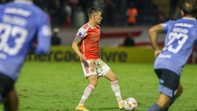 La respuesta de Universidad Católica sobre la opción de sumar a Charles Aránguiz