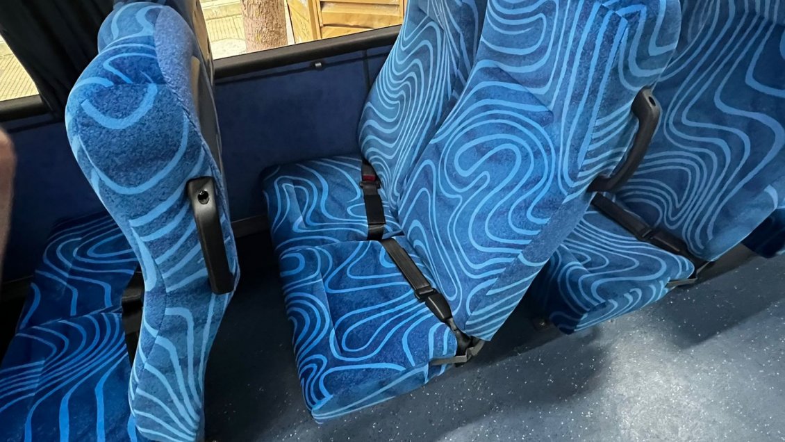 Concepción: Micros de asientos apretados están en regla, pero se buscará 