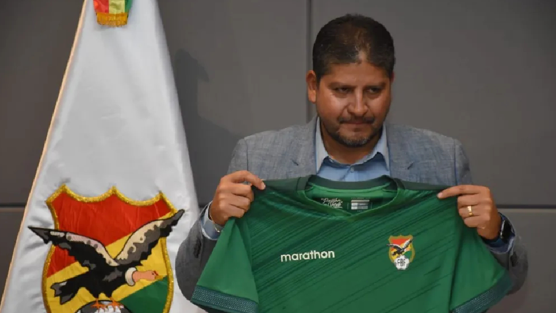 Oscar Villegas asumió como nuevo técnico de Bolivia en sustitución del brasileño Zago