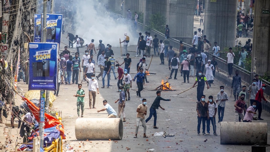 Fuertes protestas y decenas de fallecidos: ¿Qué está pasando en Bangladesh?