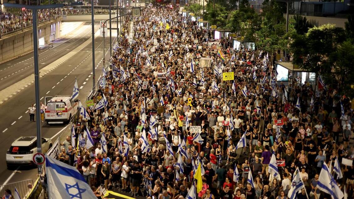 [Fotos] Masiva protesta en Tel Aviv para exigir a Netanyahu un acuerdo ...