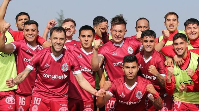 Deportes La Serena batió a Magallanes y estiró su distancia como líder del Ascenso