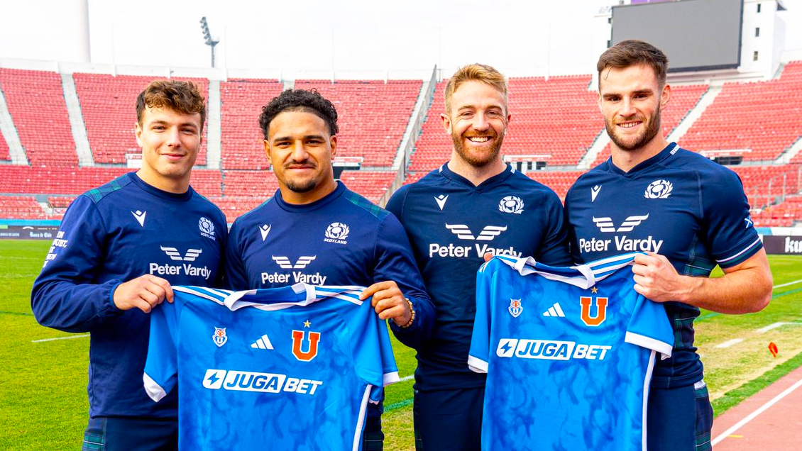 Rugbistas escoceses agradecieron camisetas de la U: Un honor jugar en tu estadio