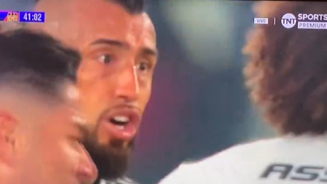 [VIDEO] El viral llamado de atención de Arturo Vidal a Maximiliano Falcón