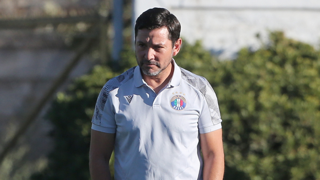 Audax Italiano anunció la salida del entrenador Francisco Arrué