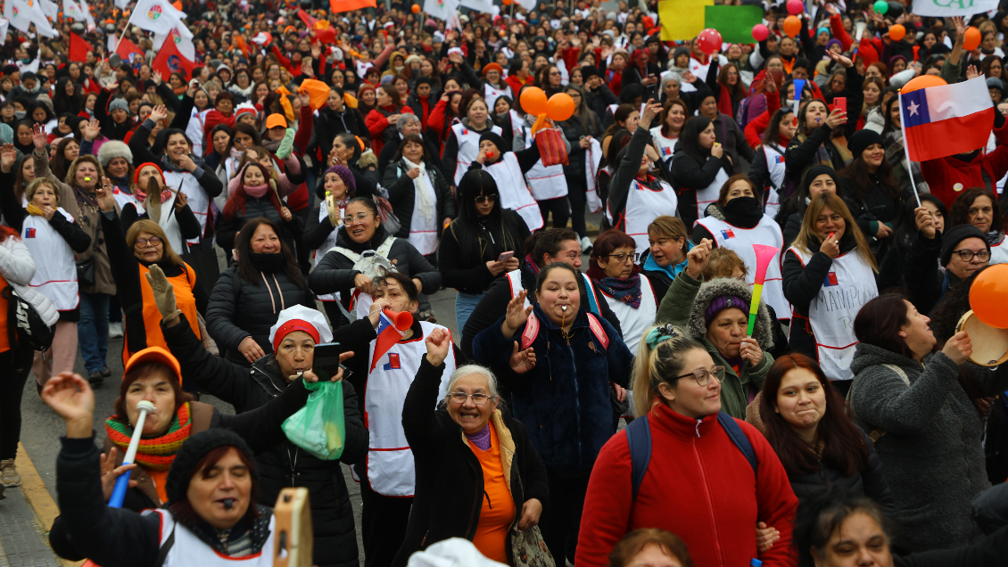 Junaeb logró acuerdo con manipuladoras de alimentos y se levantará el paro