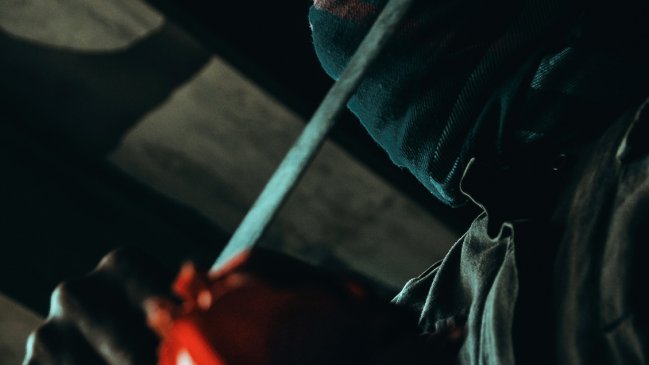 Allanamiento por venta de droga derivó en incautación de katanas en El Bosque