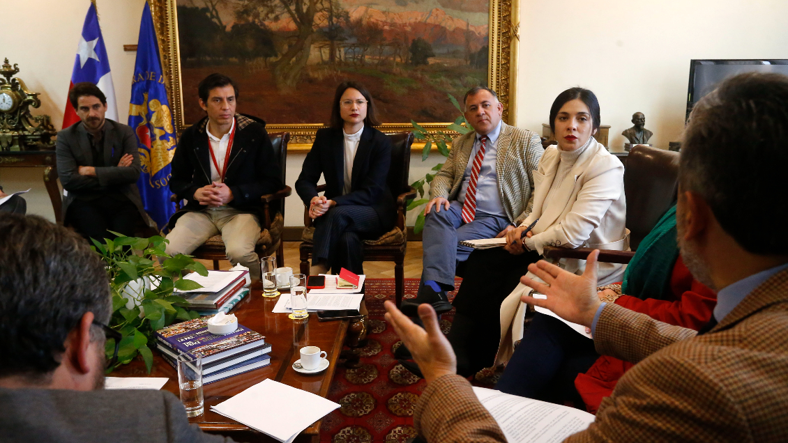 Tras solicitud de Hassler, Cámara pedirá al Ejecutivo reevaluar nueva cárcel en Santiago