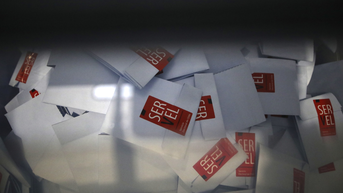 Veto presidencial: Extranjeros serán multados si no votan