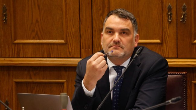 Calisto: No se puede condenar al senador Macaya por los pecados del padre, pero se equivocó