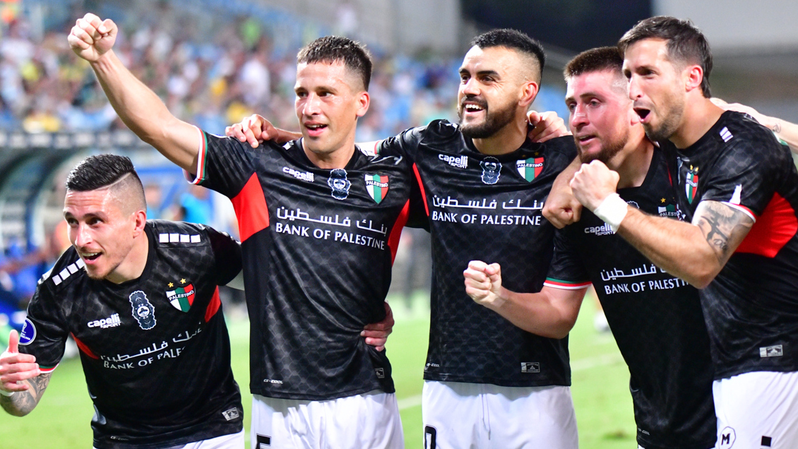 [VIDEO] Gonzalo Sosa no perdonó en el área y puso el 2-0 de Palestino ante Cuiabá en Brasil