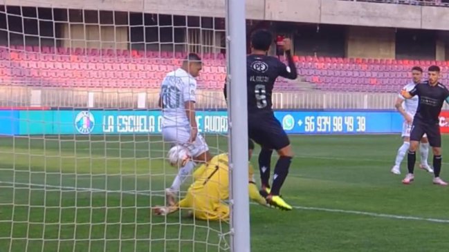 Fue con la mano: Cristián Palacios tuvo gol anulado ante Audax Italiano