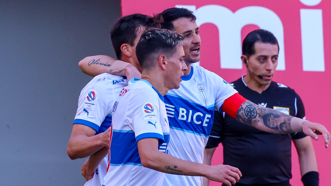 Universidad Católica derrotó a Ñublense y quedó a un punto del liderato