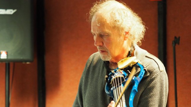 Show de David Cross cambia de fecha y suma a baterista de King Crimson