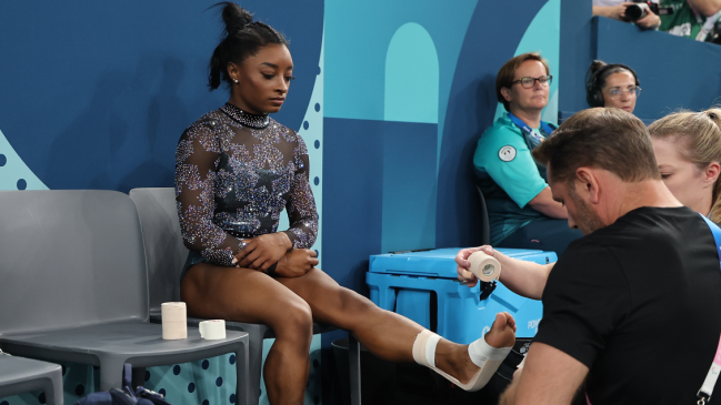 Simone Biles competirá en la final por equipos de París 2024 pese a su lesión