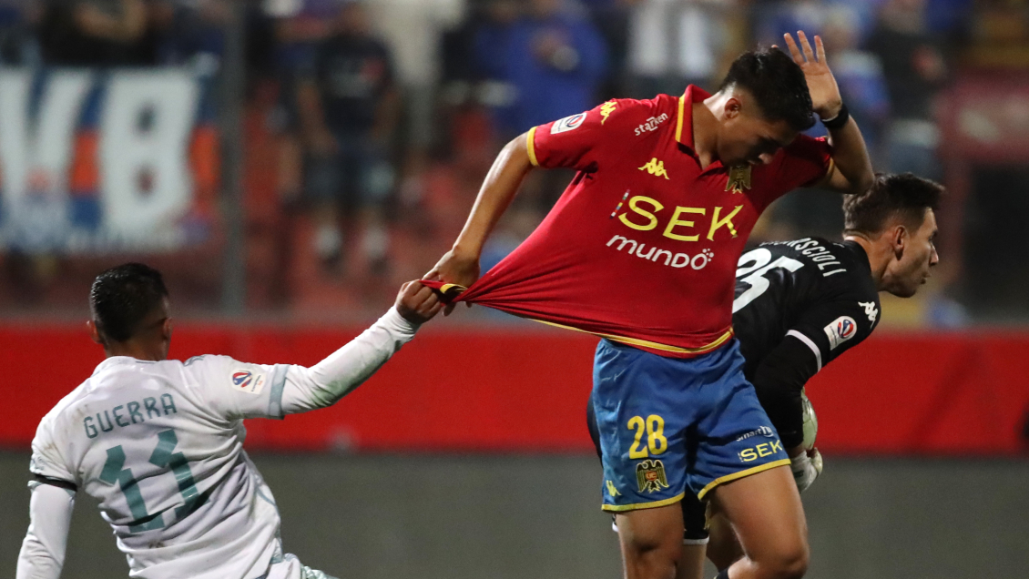 Universidad de Chile apunta a Jonathan Villagra para reforzar la zaga