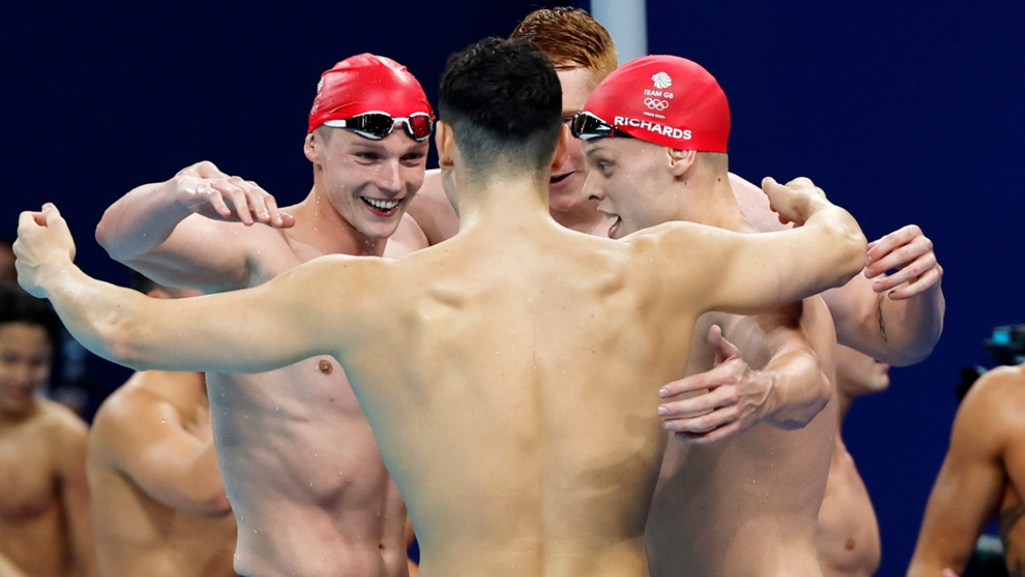 Gran Bretaña logró en París 2024 su segundo oro consecutivo en el 4x200 masculino