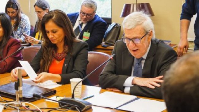 Cancillería: Cuerpo diplomático chileno dejará Venezuela 