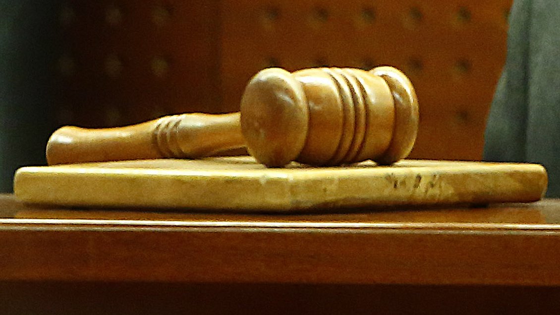 Joven que intentó asesinar a su madre embarazada fue condenado a siete años