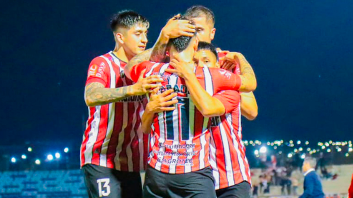 Curicó Unido regresó al triunfo en dramática remontada ante San Marcos de Arica