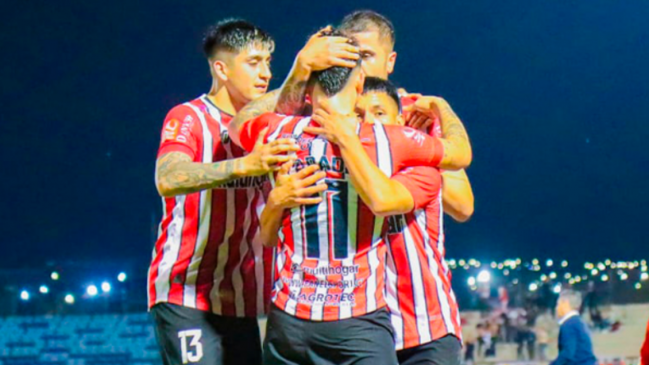 Curicó Unido regresó al triunfo en dramática remontada ante San Marcos de Arica