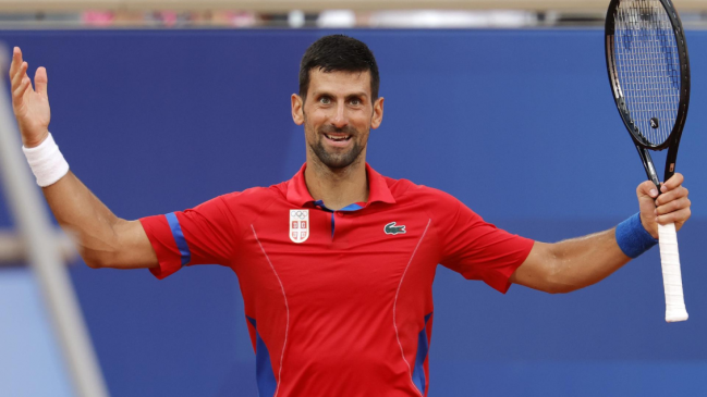 Djokovic superó un duro cierre contra Tsitsipas y pasó a semifinales de París 2024