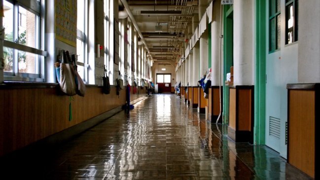 Sistema frontal: las regiones y comunas que no tendrán clases este viernes