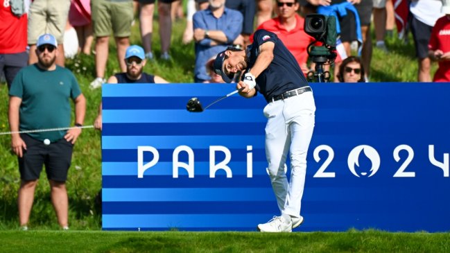 Joaquín Niemann perdió terreno en una compleja segunda ronda del golf