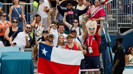   La celebración de los Grimalt luego de pasar a los octavos de final en el voleibol playa de París 2024 
