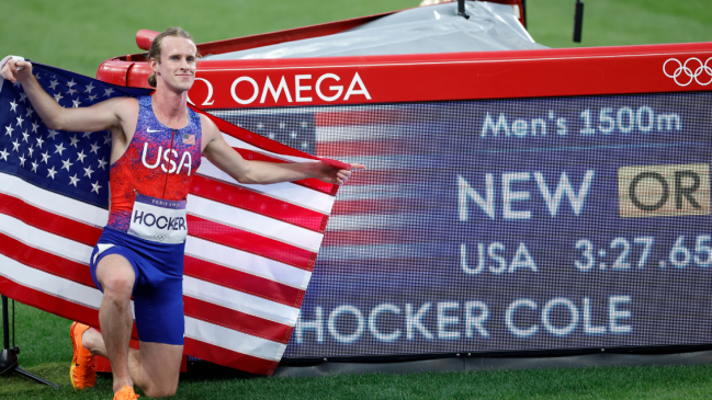 Cole Hocker ganó oro con récord olímpico en los 1.500 metros