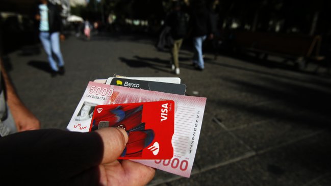 Españoles se compararon: ¿Por qué en Chile las transferencias bancarias son instantáneas?