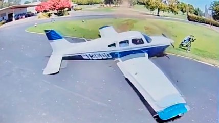   Avioneta se desplomó en pleno campo de golf en California 