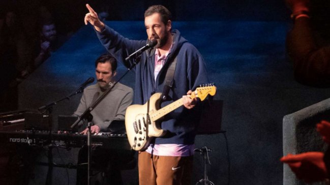 Adam Sandler vuelve con su propio especial de comedia en Netflix