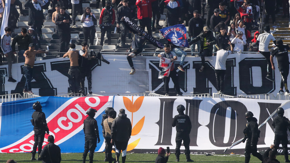 Arengazo de Colo Colo dejó más de veinte detenidos