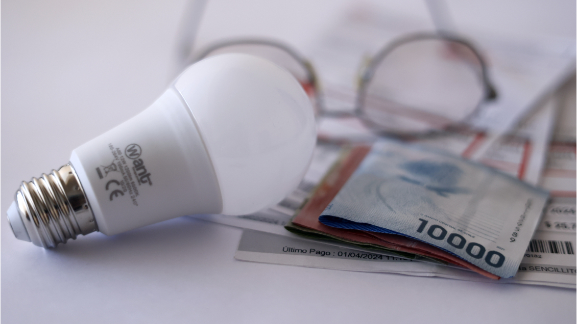 En medio de la indignación por los cortes, golpe eléctrico a los bolsillos